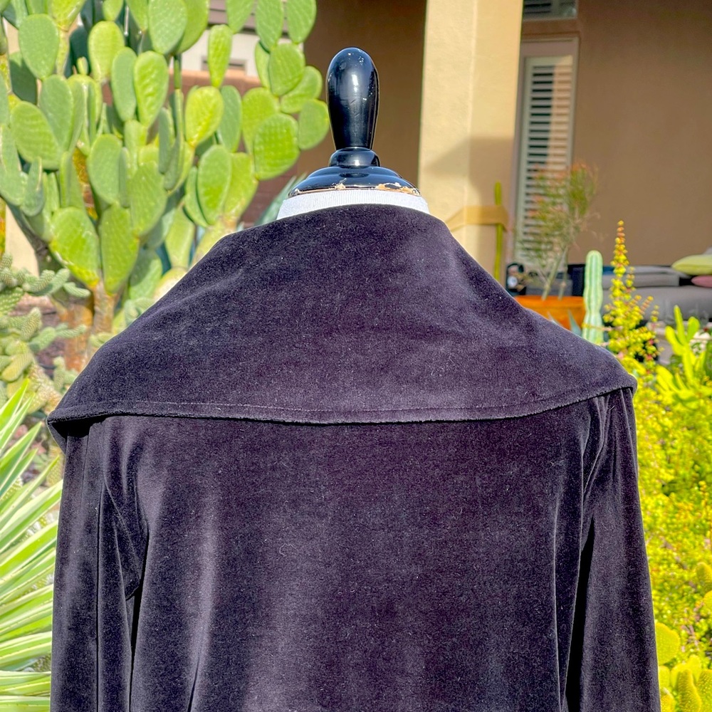 THREADS CASUAL TOP - Picture 4 of 5